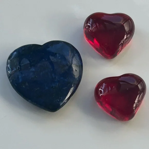 Heart-Shaped Blue and Red Decorative Stones - Picture 2 of 4
